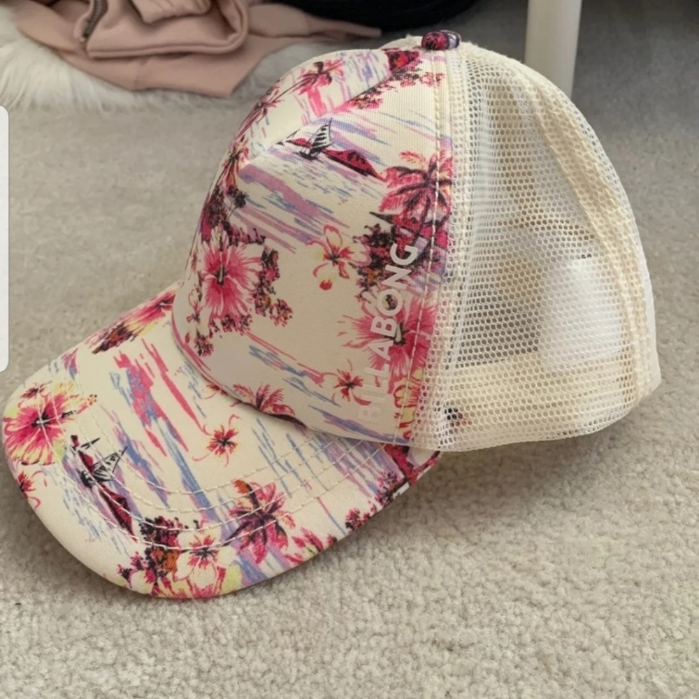 🌺IN SEARCH OF.... Billabong hat cap🌺